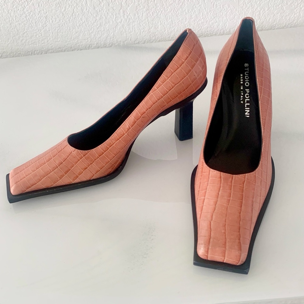 NEW STUDIO POLLINI Rare Embossed Leather Croc Pump 37 1/2 EU